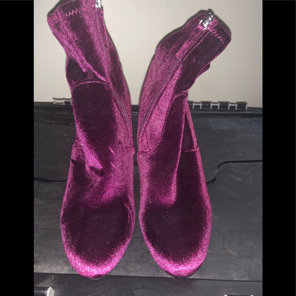 Women’s suede zip up ankle booties